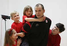 Krepšininkų fotosesija su vaikais