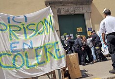 Prancūzijoje protestavo kalėjimų prižiūrėtojai.