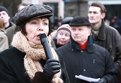 Neoficialiais duomenimis, į protesto akciją susirinko apie 4 tūkstančius žmonių.