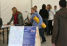 Jaunuoliai dalyvauja bendrose pamaldose, teminiuose užsiėmimuose, rengiamos ekskursijos po miestą.