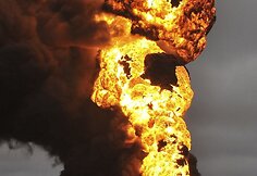 Latvijos Ventspilio uostamiestyje per traukinio avariją &scaron;e&scaron;tadienį užsidegė vagonas su benzinu.