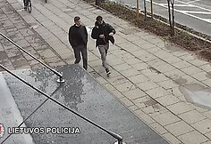 Užfiksuoti jauni vyrai