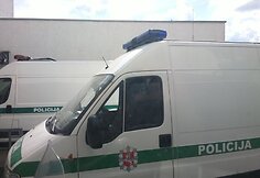 Teisme buvo sprendžiama dėl įtariamosios narkotikų byloje suėmimo