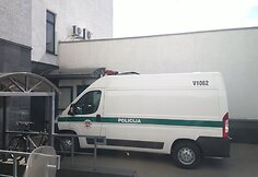 Teisme buvo sprendžiama dėl įtariamosios narkotikų byloje suėmimo
