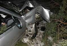 Automobilis „Peugeot 406“ po avarijos