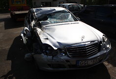 Automobilis „Mercedes-Benz“ po avarijos