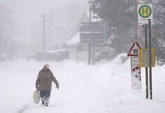 Miestuose – didžiulės pusnys
