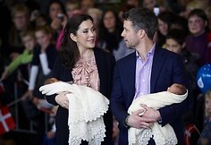 Gimę dvynukai tapo visos Danijos džiaugsmu