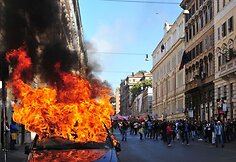 Protestuotojai Romos gatvėse