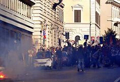 Protestuotojai Romos gatvėse