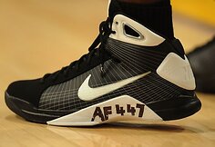 Ant Orlando &bdquo;Magic&ldquo; puolėjo Michaelio Pietruso batelių - Atlanto vandenyne sudužusio &bdquo;Air France&ldquo; lėktuvo skrydžio numeris