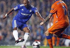 &bdquo;Chelsea&ldquo; klubas dėka vienintelio N.Anelkos taiklaus smūgio privertė kapituliuoti &bdquo;Porto&ldquo; vienuolikę