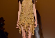 Alberta Ferretti 2015 m. pavasario-vasaros kolekcijos modelis
