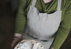 Renata Ničajienė ir jos keptas tortas &bdquo;Napoleonas&ldquo;