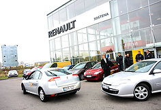 &bdquo;Sostenos&ldquo; atstovai įteikė &bdquo;Žalgirio&ldquo; žaidėjams raktelius nuo naujų &bdquo;Renault&ldquo; modelių