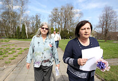 Birutė Galdikas ir Vida Mildažienė