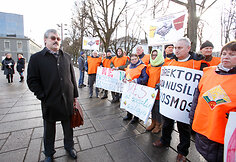 Mindaugas Grigelis ir protestuotojai