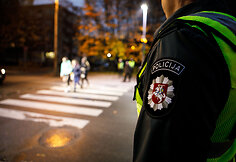 Policijos priemonė prie pėsčiųjų perėjų