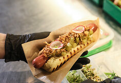 &bdquo;ManGi Hot Dogs&ldquo; de&scaron;rainis