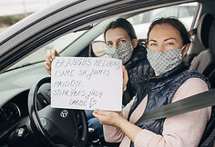 Fotosesijos &bdquo;Linkėjimas medikui pro automobilio langą&ldquo; akimirkos