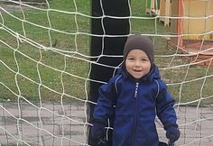 Su kitokiomis kojomis gimęs Nojus po operacijos ir reabilitacijos mokosi vaik&scaron;čioti savaranki&scaron;kai