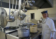 Trūksta ne tik indų, bet ir savanorių norinčių padėti labdaros valgyklose