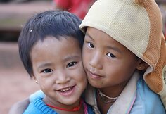 Mūsų mažieji modeliai vienoje i&scaron; etninių grupių