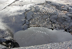 Vandentiekio avarijos vietoje
