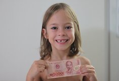 Vasarė su vietnamieti&scaron;ku banknotu