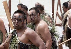 „Haka“ prieš kovą skirtas ritualinis šokis, kuris dabar atliekamas ypatingomis progomis