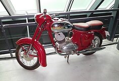 Atsinaujinęs &bdquo;Rigas Motormuzejs&ldquo; Latvijoje