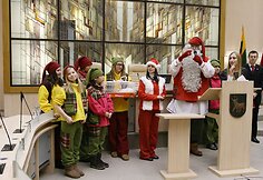 Tikrasis Kalėdų Senelis ir jo palyda