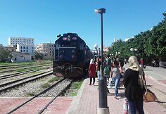 Traukinys atvyksta į Suso stotį