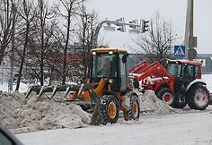 Kauno kelininkai gatves valo kartu su policija