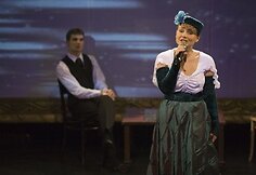 Spektaklyje &bdquo;JAH&ldquo; vaidina kelių Kauno valstybinio dramos teatro aktorių kartų atstovai. Viena jų - Neringa Nekra&scaron;iūtė (nuotraukoje)