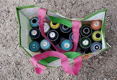 Ant apleisto pastato Kai&scaron;iadoryse pie&scaron;iamas kūrinys &bdquo;Bučinys&ldquo;