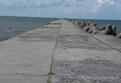 Šis molas eina beveik du kilometrus į jūrą