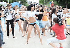 "Tina dance" šokėjos Palangoje filmavosi klipui.