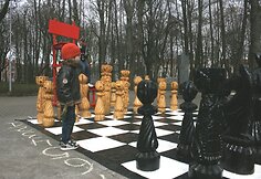 Skulptūrų parke varžėsi &scaron;achmatininkai, mank&scaron;tinosi sporto aistruoliai, linksmino klounai, buvo vai&scaron;inamasi kar&scaron;ta arbata.