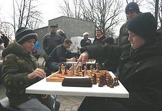 Skulptūrų parke varžėsi &scaron;achmatininkai, mank&scaron;tinosi sporto aistruoliai, linksmino klounai, buvo vai&scaron;inamasi kar&scaron;ta arbata.