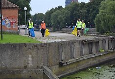 Šiukšlės buvo renkamos Danės krantinėse bei nuo vandens paviršiaus.