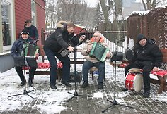 Gatvių muzikantai Palangoje turėjo ką veikti. 