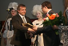 Apdovanojimas atiteko ir dirigentui Dainiui Pavilioniui. 
