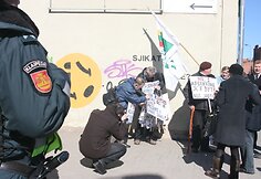 Tvarką pikete prižiūrėjo ir policijos pareigūnai.