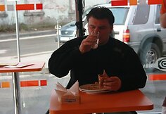 Dalyviai per kelias minutes turėjo sukim&scaron;ti kuo daugiau blynų. 