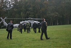 Prezidentė su delegavija į JAV karinį laivą skrido sraigtasparniu &bdquo;Black Hawk&ldquo;.  