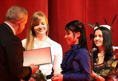 Klaipėdos dramos teatro aktoriams įteiktos premijos.