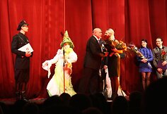Teatro dienos i&scaron;vakarėse aktoriams įteiktos ir rėmėjų premijos.