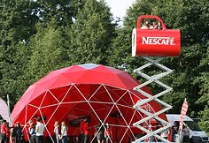 Festivalyje liejosi linksmybės.