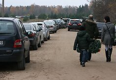Atokiau automobilius pasistatę klaipėdiečiai turėjo paeiti pėsčiomis.